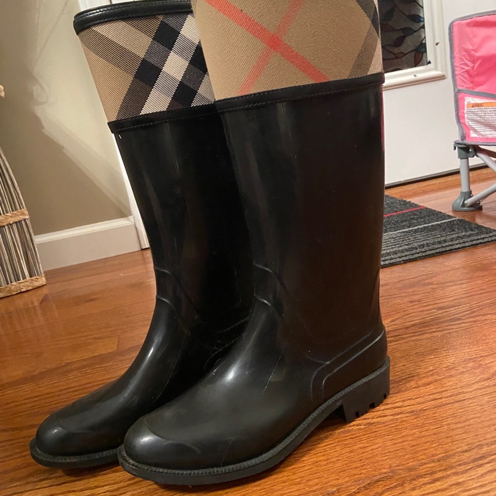 Rain boots